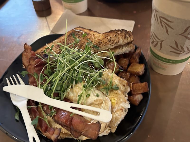 Brewbakers Café food
